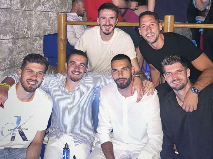 Zmajevi su prava klapa, šest ih na odmoru zajedno