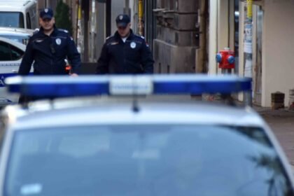Prekršajna prijava protiv muškarca koji je usmeno napao i uvredio Mariniku Tepić i njenu majku