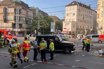 Žena podlegla ozljedama nakon naleta auta u Stuttgartu