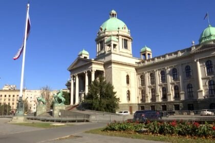 Dio učenika u blokadi koji traži izbor: šta kaže vlada i kakva opozicija