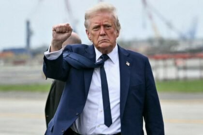 Trump jača pritisak: Zaprijetio svima koji kupuju iransku naftu