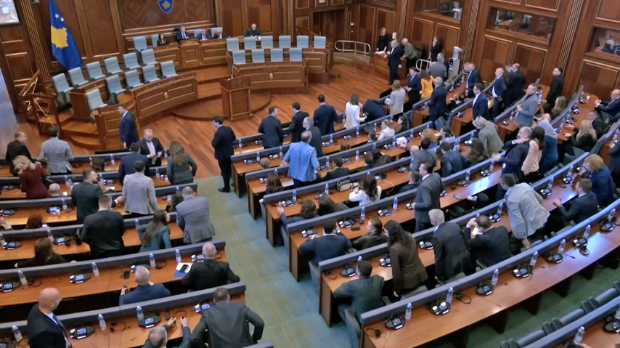 Nije uspio i šesti pokušaj predstavljanja nove pogodnosti Skupštine u Prištini