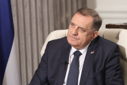 Dodik iz zgrade vlade RS u Lukavštici: Osjećam se dobro, nemam namjeru da napustim ovaj pritisak