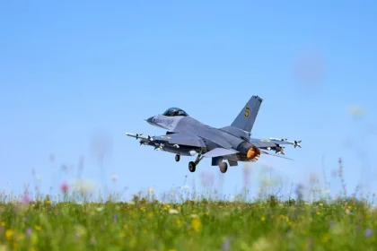 SAD Ukrajini odobrio prodaju paketa za održavanje i obuku na F-16
