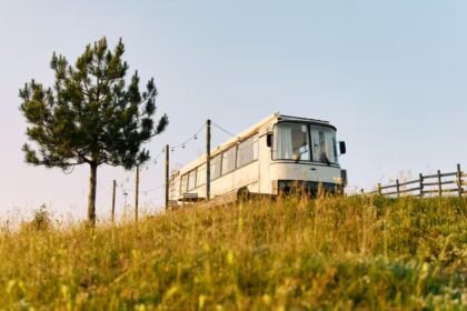 Vikendica na retro točkovima: Kako je autobus iz doba SFRJ dobio novi život?