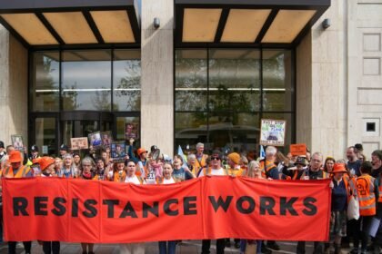 UK AKTIVIST GRUPA Samo zaustavljanje ulja drži zadnje klimatske proteste