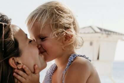 L & Z Vodič: Zaštita Sunca decembra – Kako pravilno zaštititi mališane na plaži?