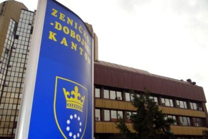 Vlada ZDK: Smijenjeni rektor i Senat ugrozili egzistenciju 300 zaposlenih na Univerzitetu u Zenici