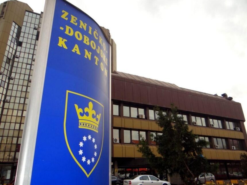 Vlada ZDK: Smijenjeni rektor i Senat ugrozili egzistenciju 300 zaposlenih na Univerzitetu u Zenici