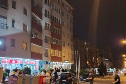 Dijete je palo iz zgrade u Novom Pazaru, prevezeno u Beograd