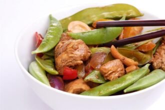 NA TRPEZARIJSKOM STOLU JE ZA DVADESETAK MINUTA: Ova salata je izvrstan način za iskoristiti…