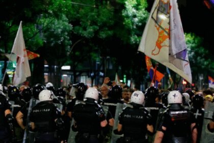 Macut osudio nasilje i napade na policiju, poziva na dijalog