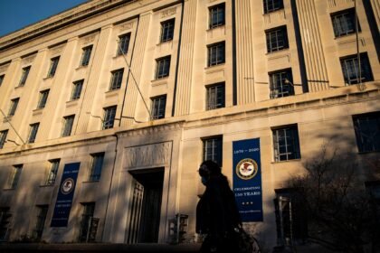 Dvojica kineskih državljana optuženih za pokušaj zapošljavanja špijuna u američkoj vojsci