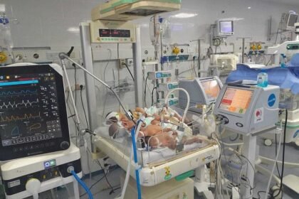 Očajni doktori u Gazi stavljaju više beba u jedan inkubator, goriva skoro da je nestalo