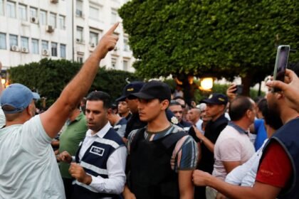 Tunis Court osudio advokat kritičan prema predsjedniku na dvije godine zatvora