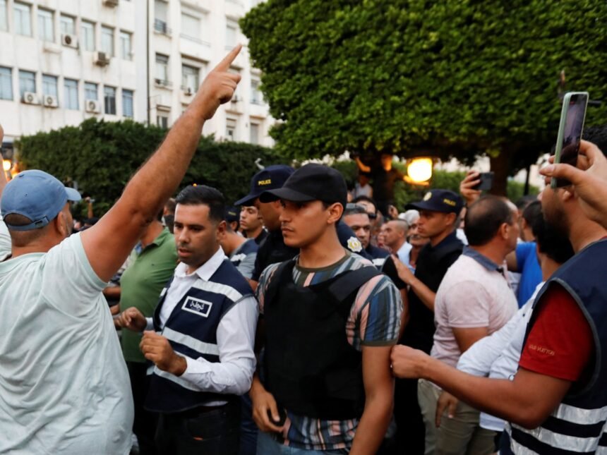 Tunis Court osudio advokat kritičan prema predsjedniku na dvije godine zatvora