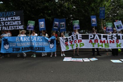 Pro-Palestinski demonstranti na Wimbledonu preko Barclays sponzorstva