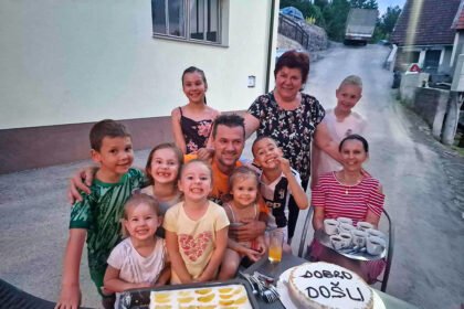 Sedmočlana porodica Ćališ vratila se u BiH: Život u Hrvatskoj nismo mogli financijski izdržati
