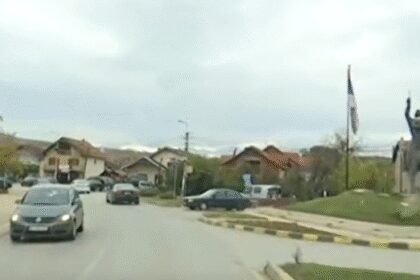 Prijetnje srpskoj porodici u Gračanici zbog spomen-plaketa