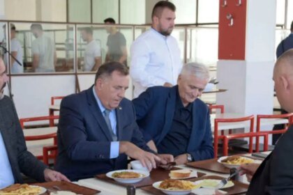 PROVIDNE DODIKOVE LAŽI: Dok broji automobile na ulici, statistika mu ne ide u korist