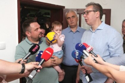 Vučić Mladi: Prijavite se za stambene kredite i platite za svoj stan, a ne tuđu najamnina