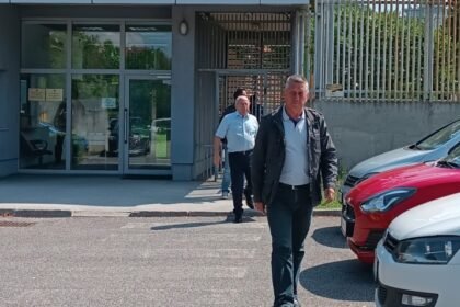 SUĐENJE ZA GENOCID U SREBRENICI: Svjedok čuo da u sali škole ima dosta zarobljenika i kako je bilo strijeljanje kod česme