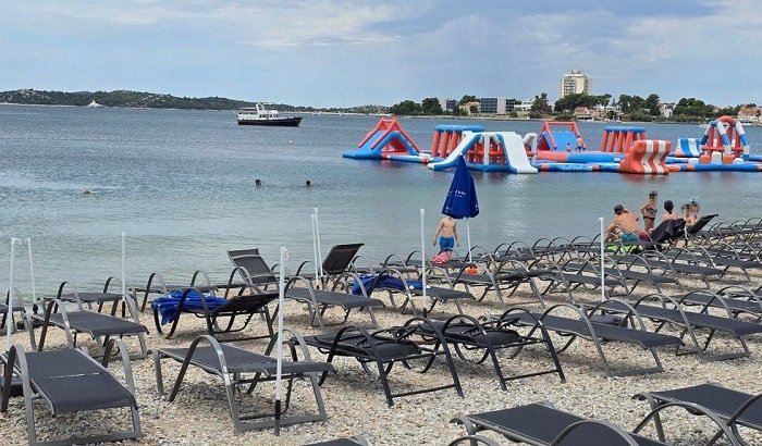 Plaže u čuvenom hrvatskom odmaralištu zjape prazne: “Prije pet godina nije se moglo proći”