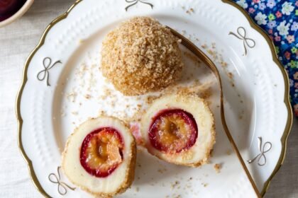 Recept za knedle sa šljivama kao iz bakine kuhinje – ukus koji miriše na detinjstvo