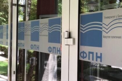 Dekan Beograd FPN: Studenti su odlučili da fizički blokiraju fakultet; U Novom Sadu blokada 28 raskrsnica