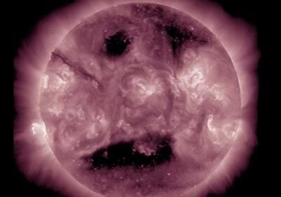 Sunce ovih dana izgleda kao “smiley”