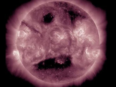 Sunce ovih dana izgleda kao “smiley”