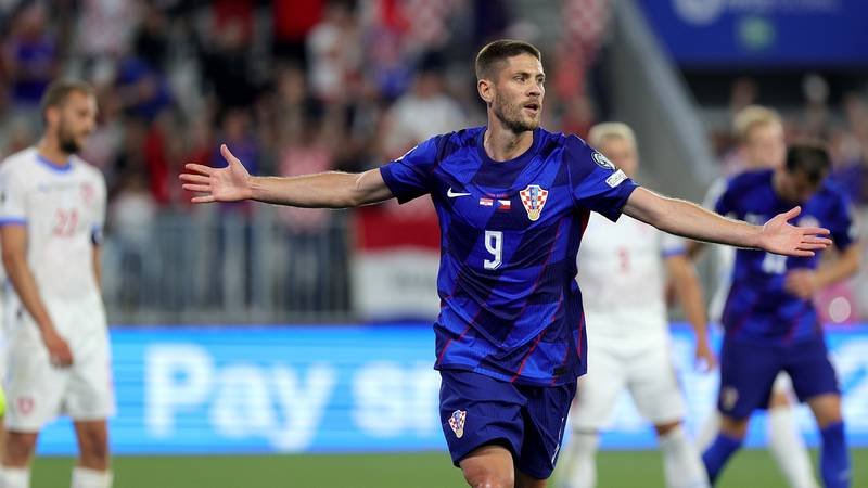 Kramarić otkrio lovi li Perišića na ljestvici najboljih strijelaca pa poručio: Nismo svi Modrić…