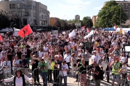Dvanaest sati studenata i građanskog protesta u Šapcu – najavljene blokade beogradskih mostova i gazela mostova
