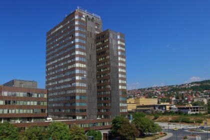 Vlada FBiH: Više od 7,3 miliona KM finansijske pomoći za 10.645 privatnih poslodavaca za juni ove godine