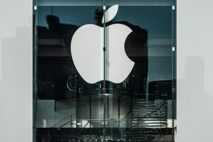 Apple gura gotovo 30 sigurnosnih ispravki u mobilnom ažuriranju