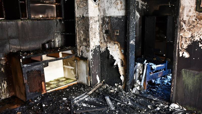Tragedija u Sl. Brodu: U požaru kuće poginula jedva pokretna starica, sumnja se na opušak