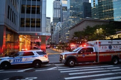 Najmanje četiri osobe ubijene u pucnjavu na Manhattanu, uključujući policajca