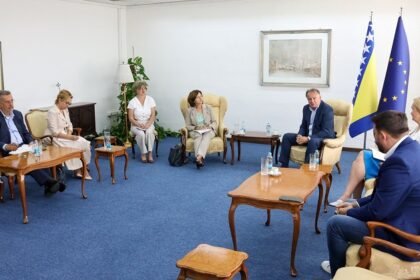 Premijer Nikšić sa predstavnicom EBRD-a o nastavku saradnje na ključnim infrastrukturnim projektima