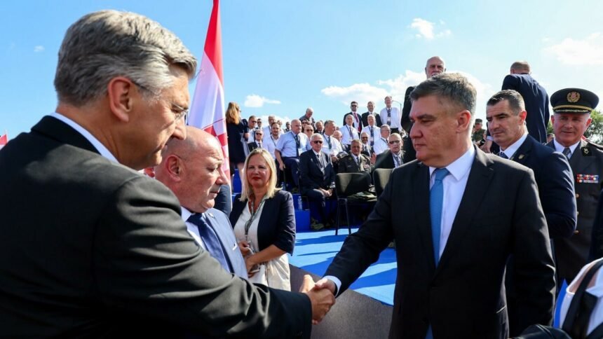 FOTO Pogledajte kako je izgledalo rukovanje Plenkovića i Milanovića na mimohodu