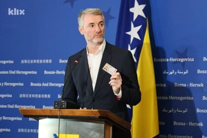 Forto najavio vožnju kamionom preko granica EU: “Nadam se dobrim posterima u kabini”