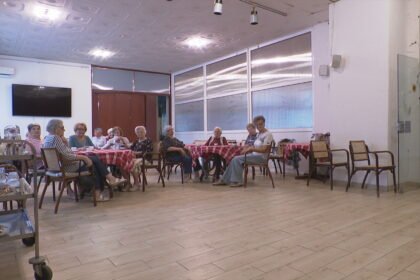 Baka servis, kavica i glazba: Dan starijih osoba obilježen toplim riječima i osmijesima