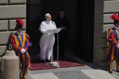 Papa Lion XIV: Moramo razgovarati i napustiti oružje, da završimo varvarstvo