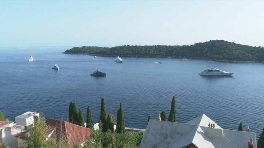 Hrvatski biser pod opsadom svjetske jahtaške elite: “Amerikanci i Britanci plaćaju najveće napojnice”