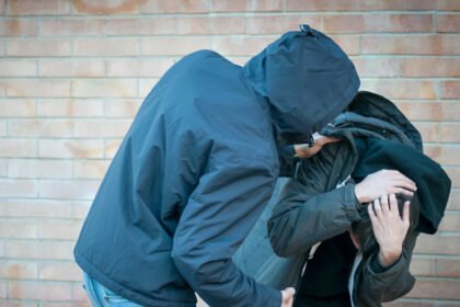 Dvojica muškaraca potukli se rano ujutro: Policajci priveli kolegu
