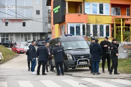 Zajednička akcija SIPA-e i MUP-a KS u Sarajevu i Bijeljini: Uhapšene dvije osobe, ometale rad pravosuđa