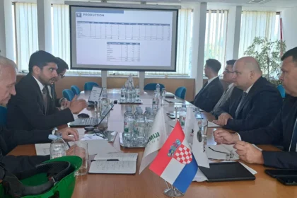 Ministar Šušnjar u Petrokemiji: Modernizacija postrojenja