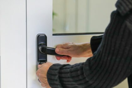 Zovite policiju ako ovo ugledate na vratima: “To traje već tri tjedna…”