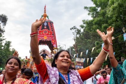 ‘Sjedi na vulkan’: dva indijska hramova sukobljavaju kao politika i vječnost