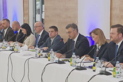 Sjednica Savjeta za Slavoniju, Baranju i Srijem: Stotinu ugovora