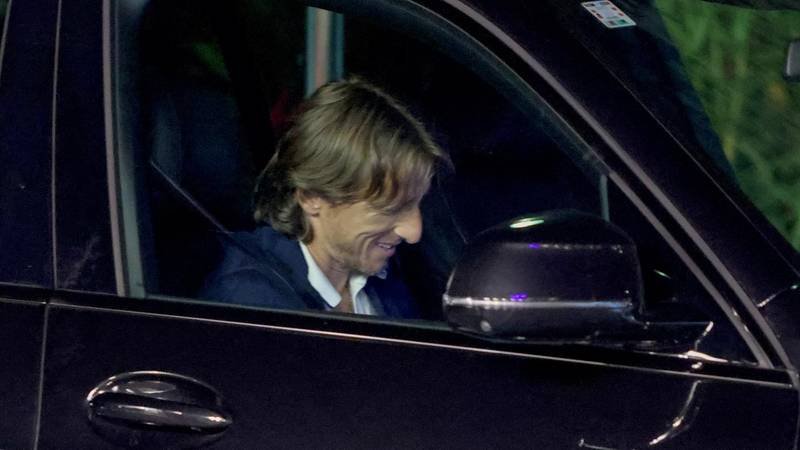 VIDEO Modrić potpisao ugovor s Milanom pa odjurio u Hrvatsku!  Iste se večeri vratio u Zadar…